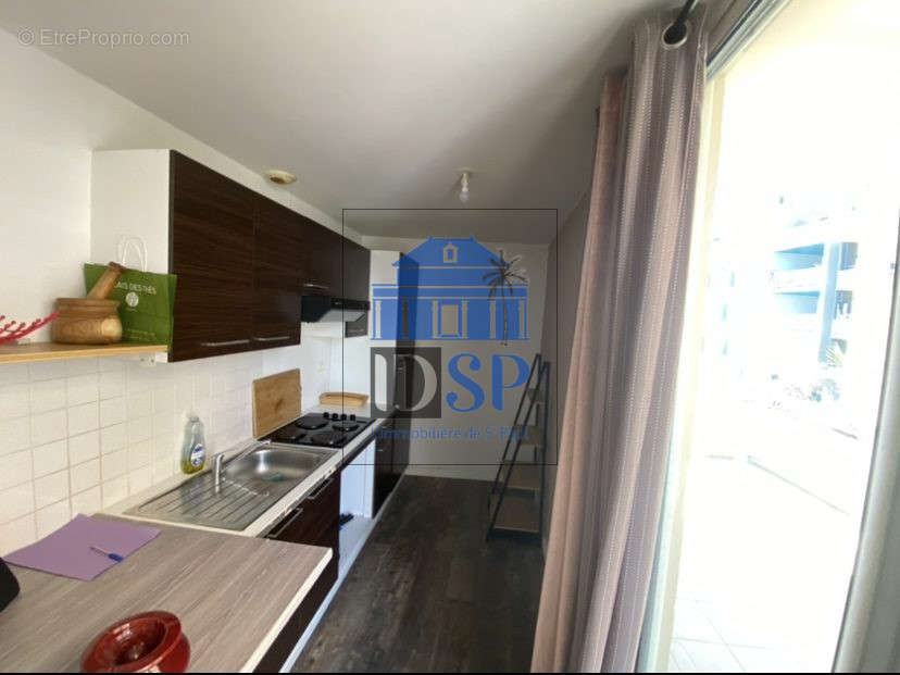 Cuisine - Appartement à SAINT-DENIS