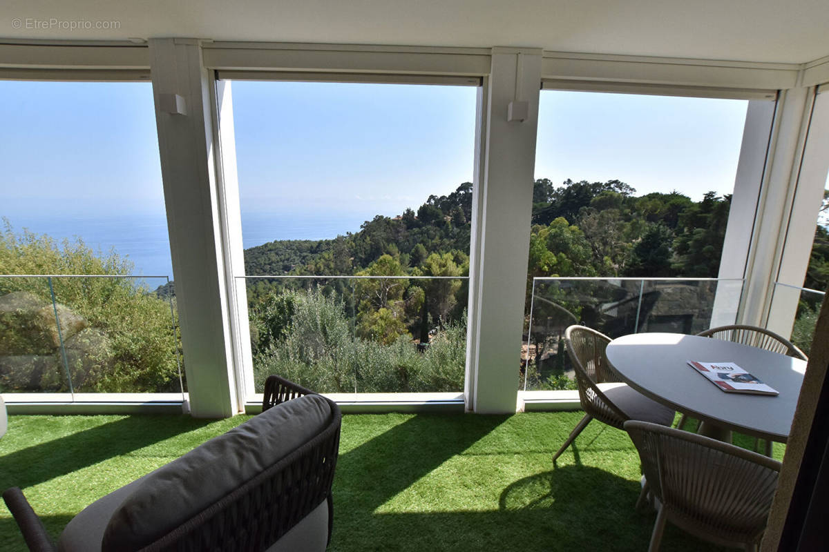 Appartement à EZE