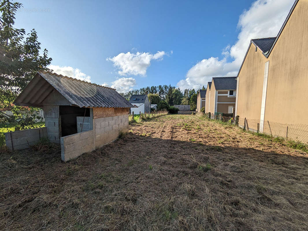 Terrain à DOL-DE-BRETAGNE