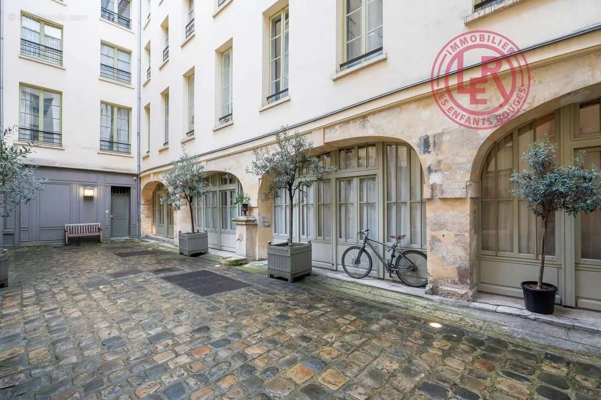 Appartement à PARIS-4E