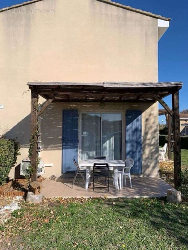 Appartement à SAINT-SATURNIN-LES-AVIGNON