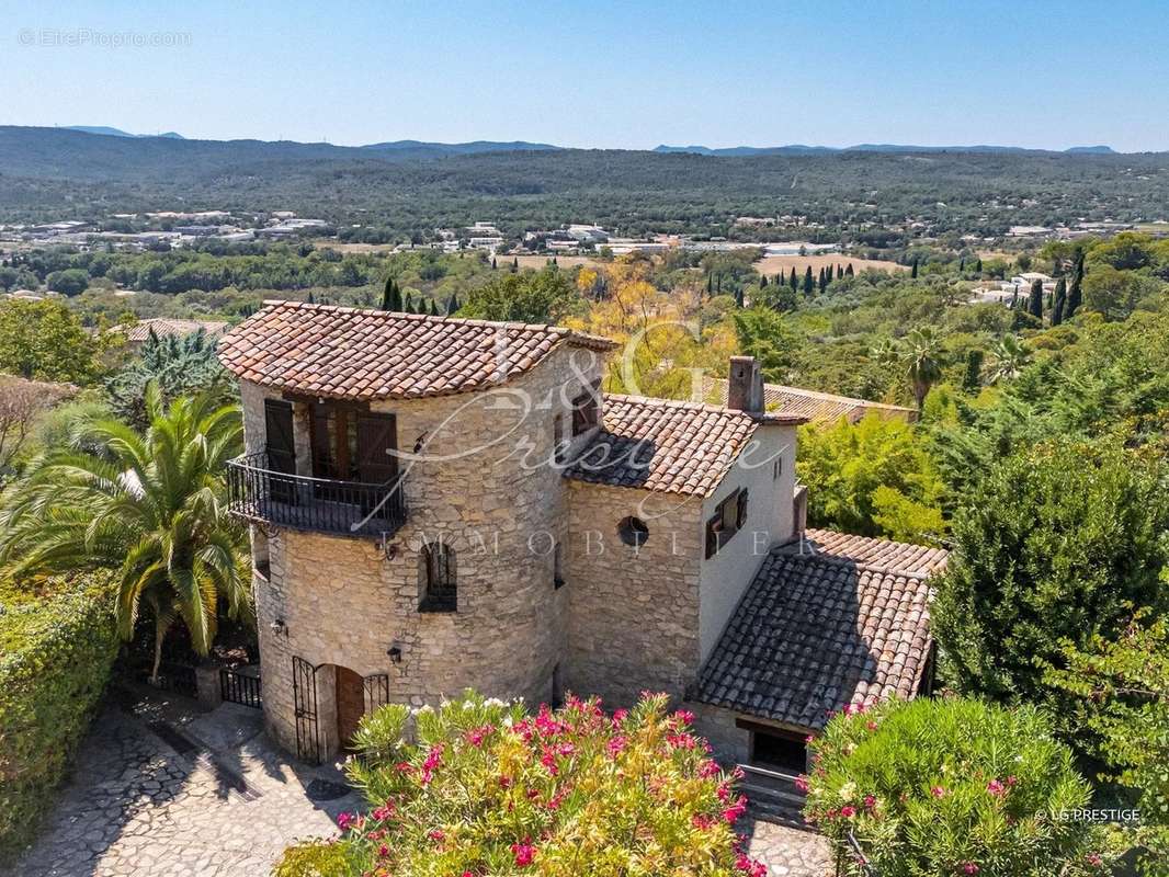 Maison à MONTAUROUX