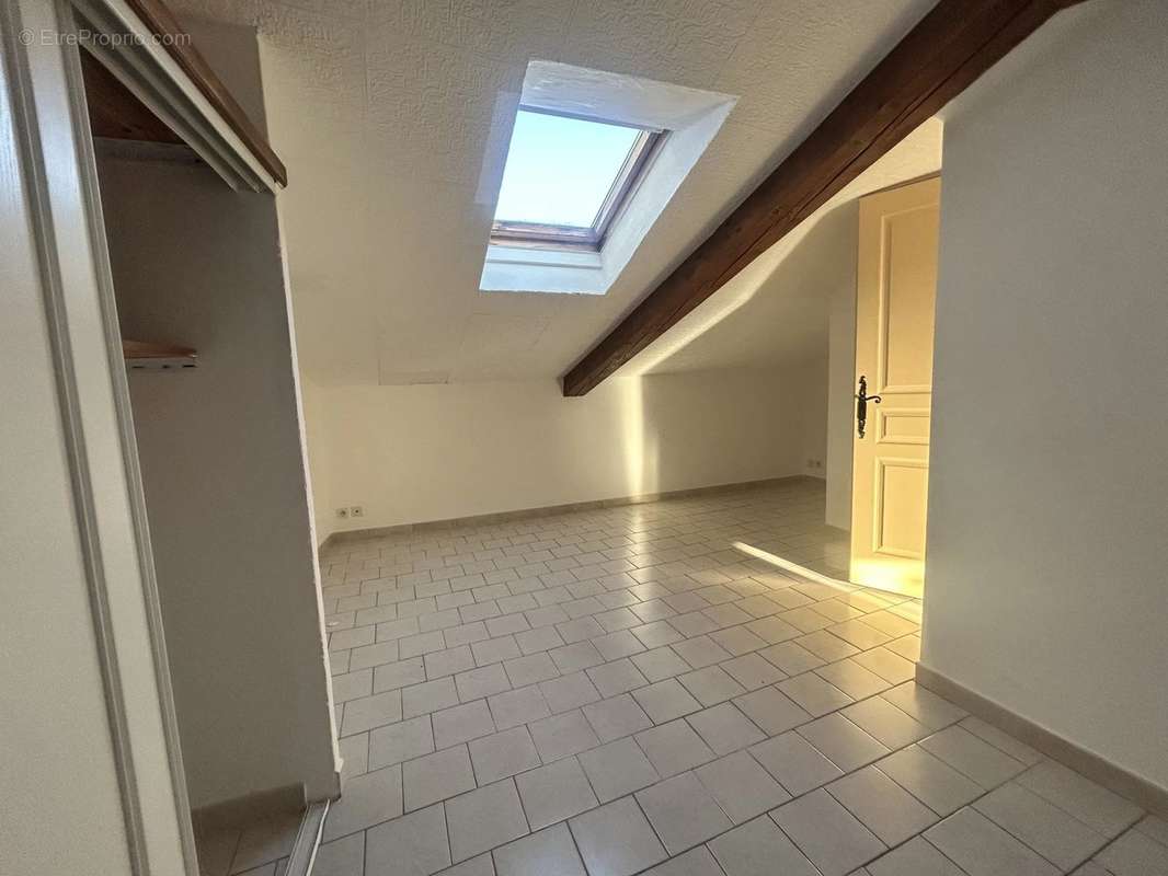 Appartement à CLAVIERS