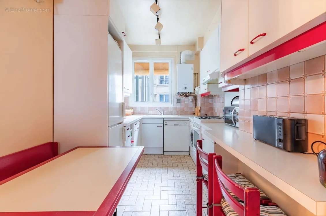 Appartement à PARIS-10E