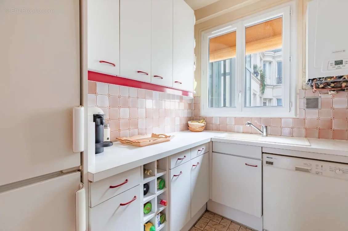 Appartement à PARIS-10E