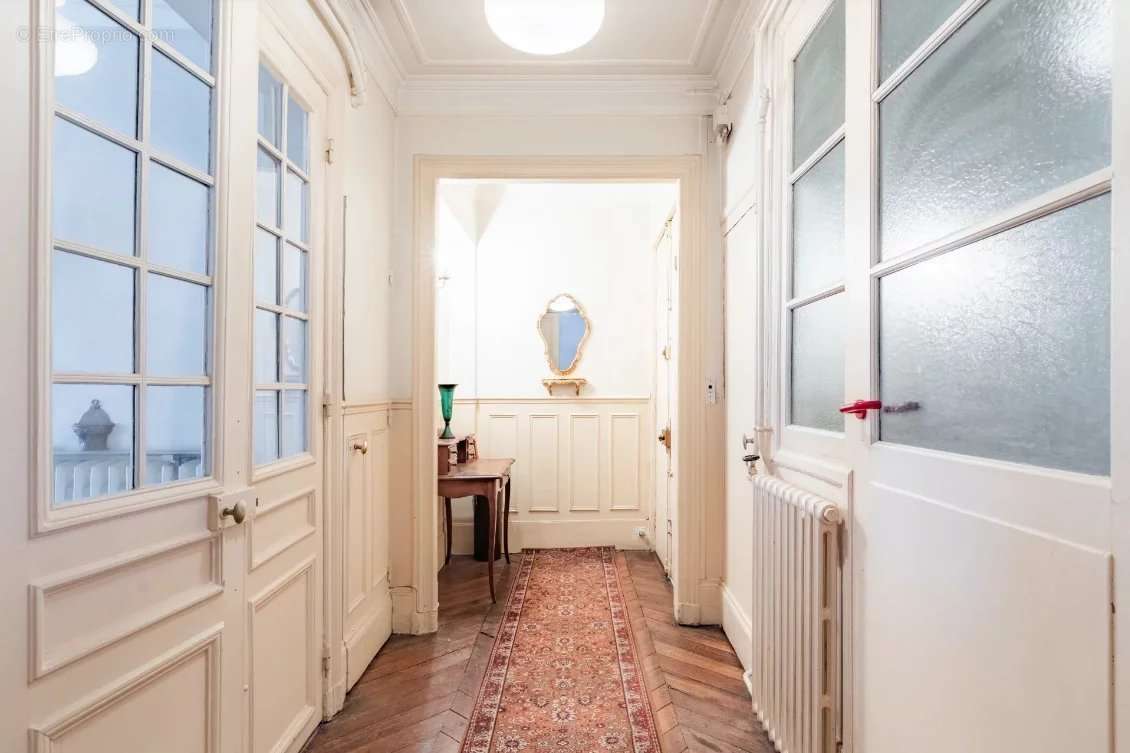 Appartement à PARIS-10E