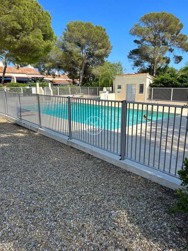 Appartement à ROQUEBRUNE-SUR-ARGENS