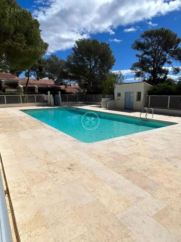 Appartement à ROQUEBRUNE-SUR-ARGENS