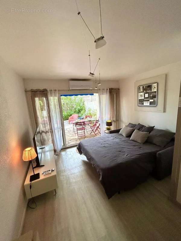 Appartement à ROQUEBRUNE-SUR-ARGENS