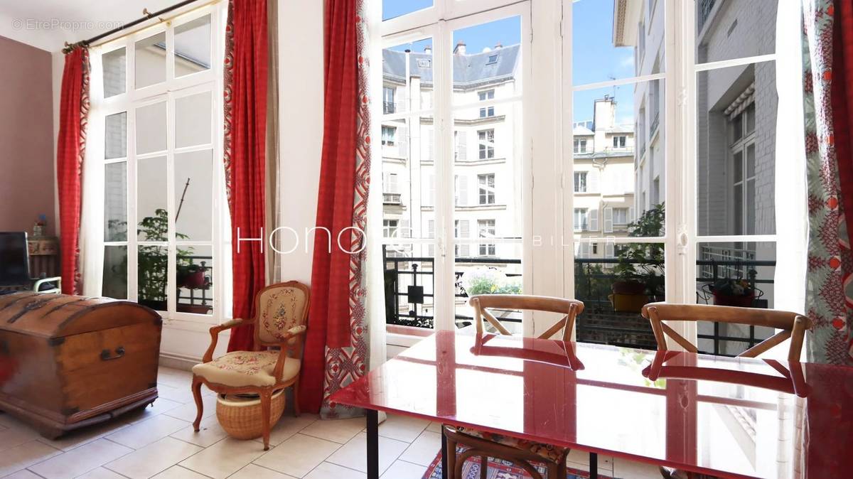 Appartement à PARIS-9E