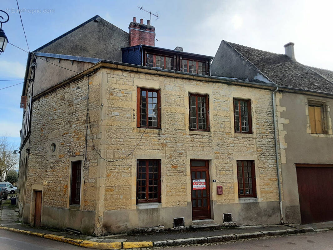 Maison à TANNAY