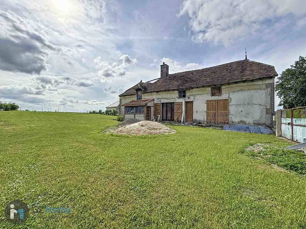 Maison à LES GRANDES-CHAPELLES