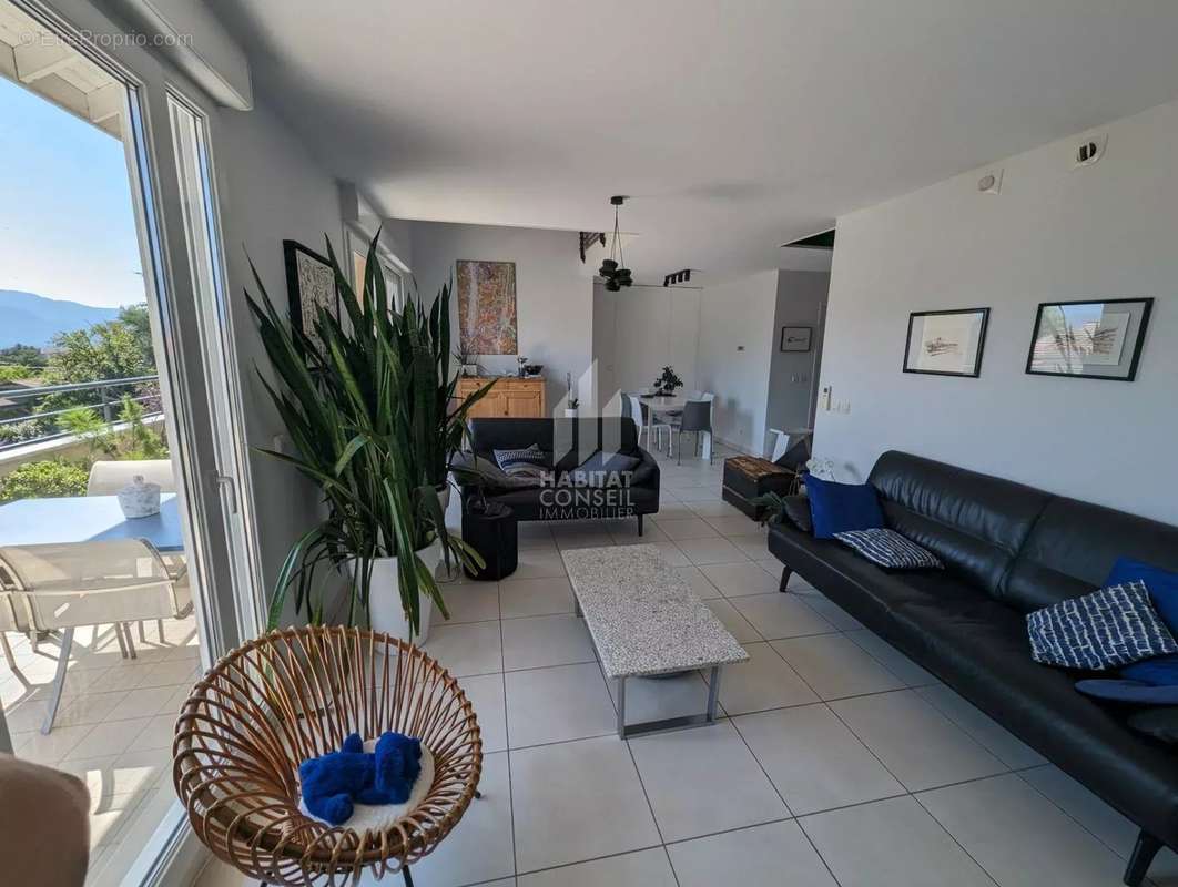 Appartement à SAINT-ISMIER