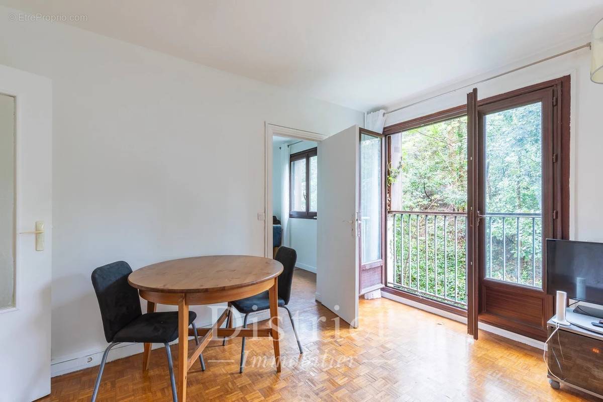 Appartement à PARIS-15E