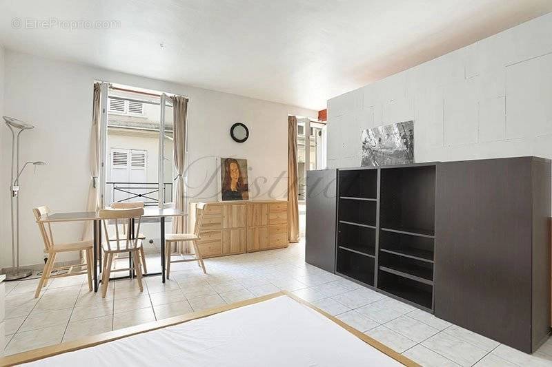 Appartement à PARIS-7E