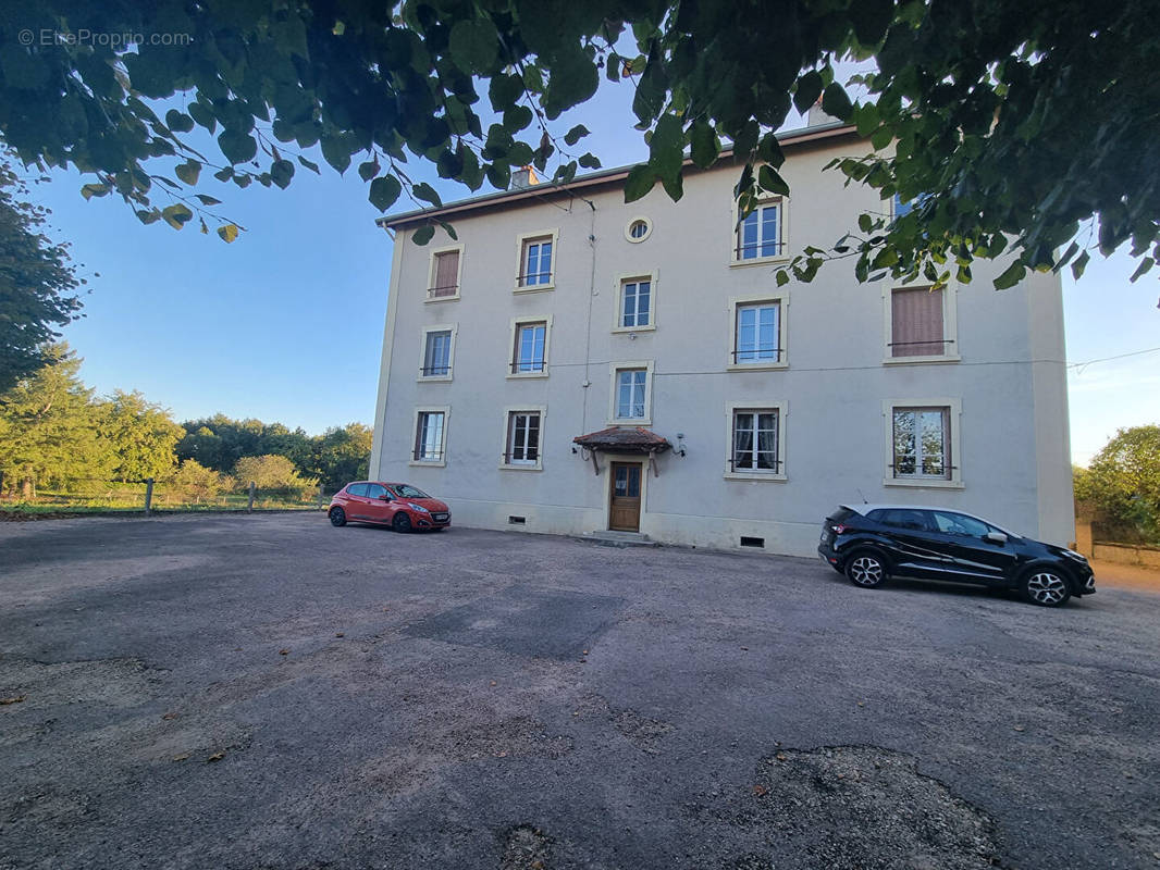 Appartement à PARAY-LE-MONIAL