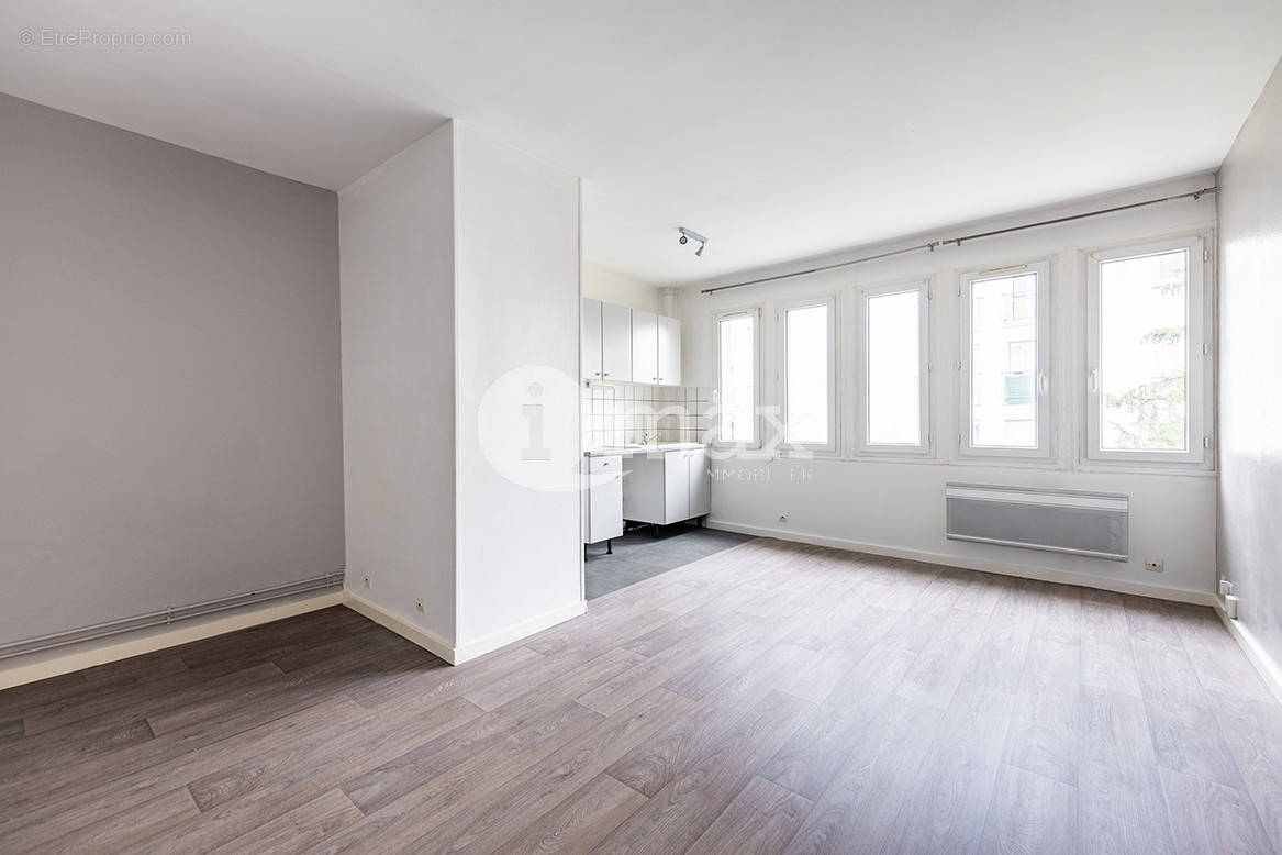 Appartement à COURBEVOIE