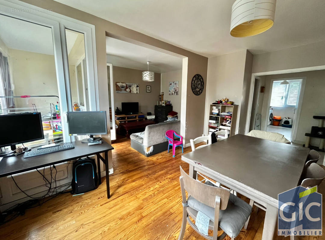 Appartement à HEROUVILLE-SAINT-CLAIR