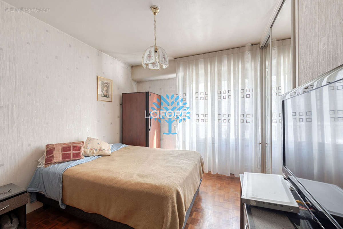 Appartement à PARIS-20E