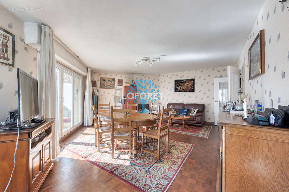 Appartement à PARIS-20E