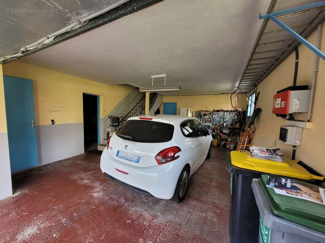 Garage - Maison à FONTENILLES