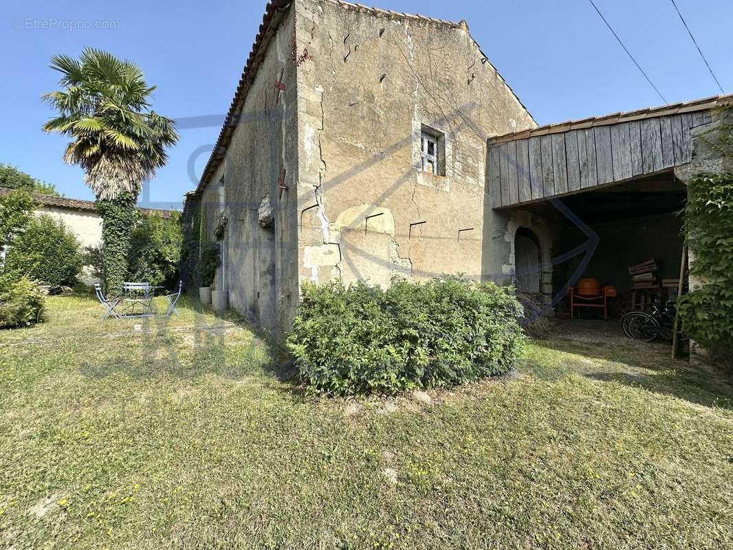 Maison à SAINT-FORT-SUR-GIRONDE