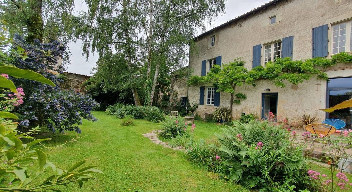 Maison à SAINT-LAURENT-DE-CERIS