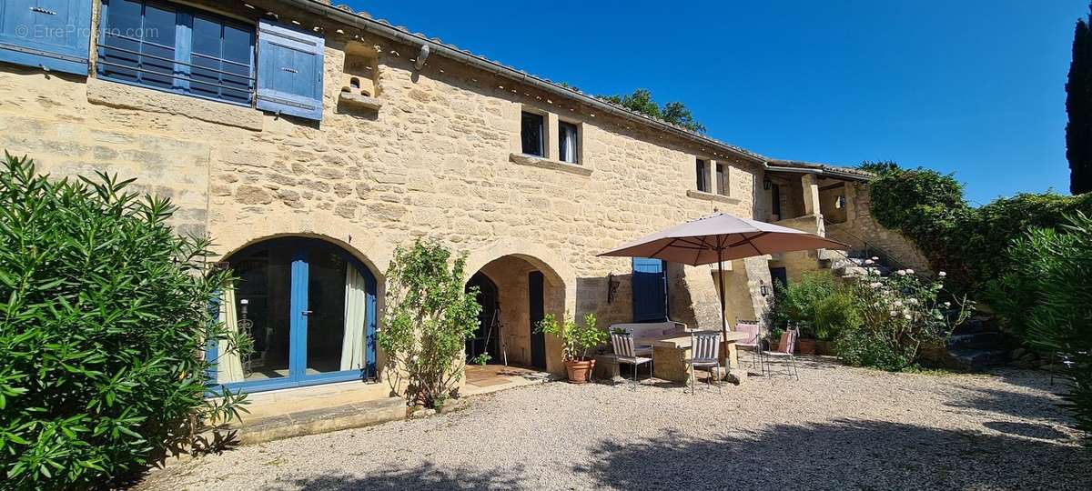 Maison à UZES