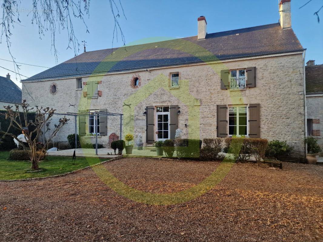 Maison à OUZOUER-LE-MARCHE