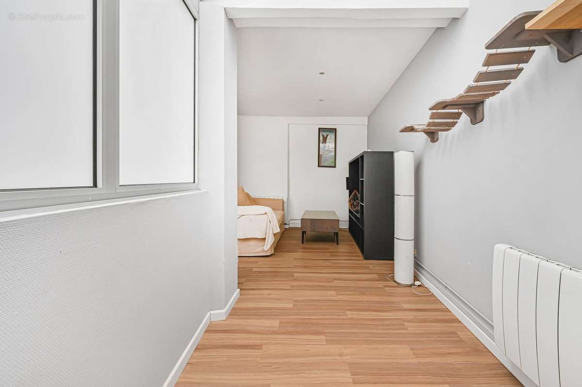 Appartement à PARIS-20E