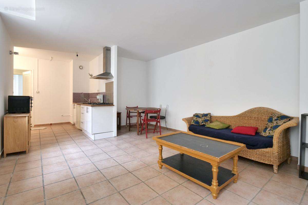 Appartement à MARSEILLE-1E