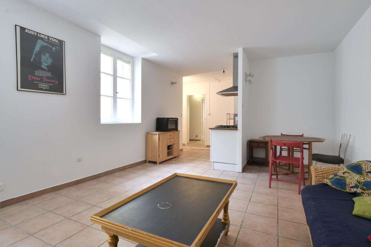 Appartement à MARSEILLE-1E