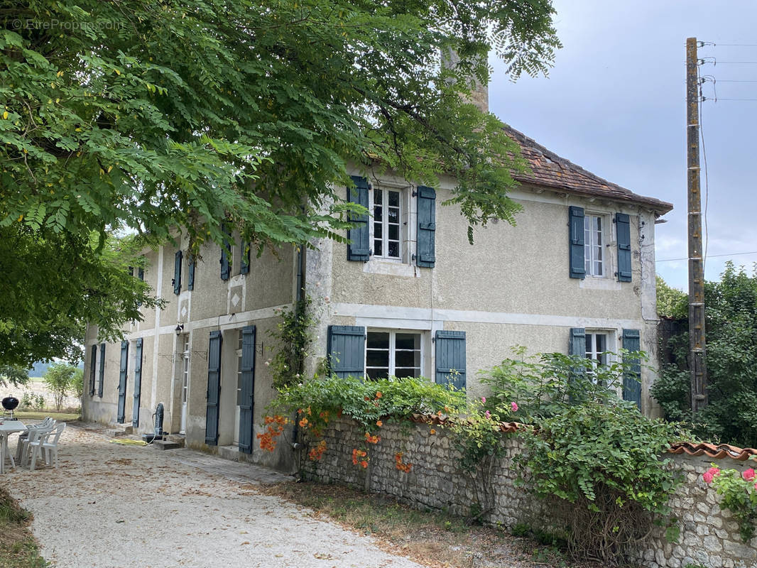 Maison à PERIGNAC