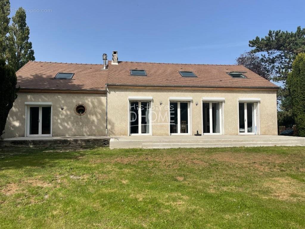 Maison à JOUY-LE-CHATEL