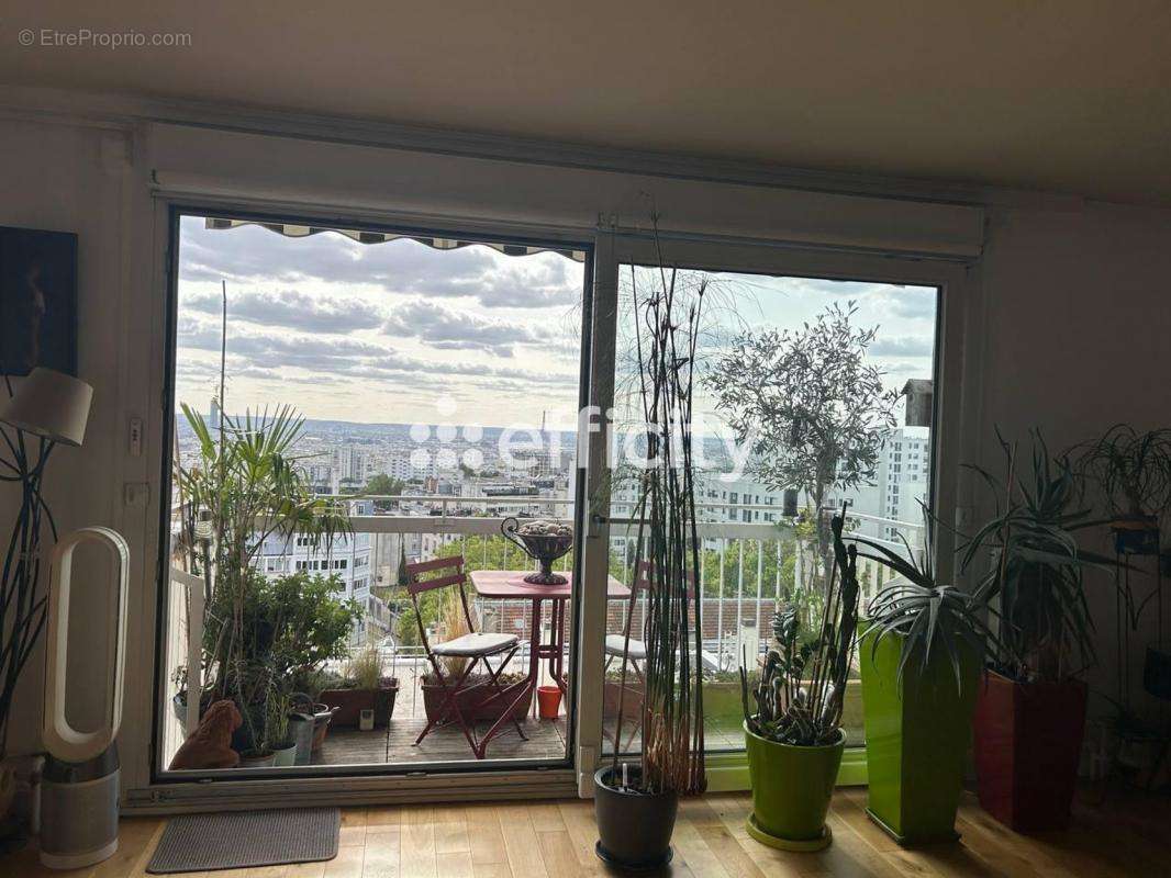 Appartement à PARIS-20E