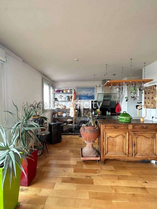 Appartement à PARIS-20E