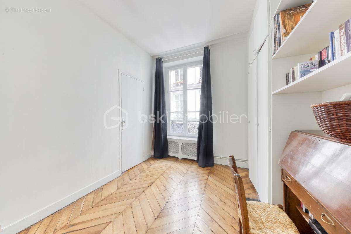 Appartement à PARIS-4E