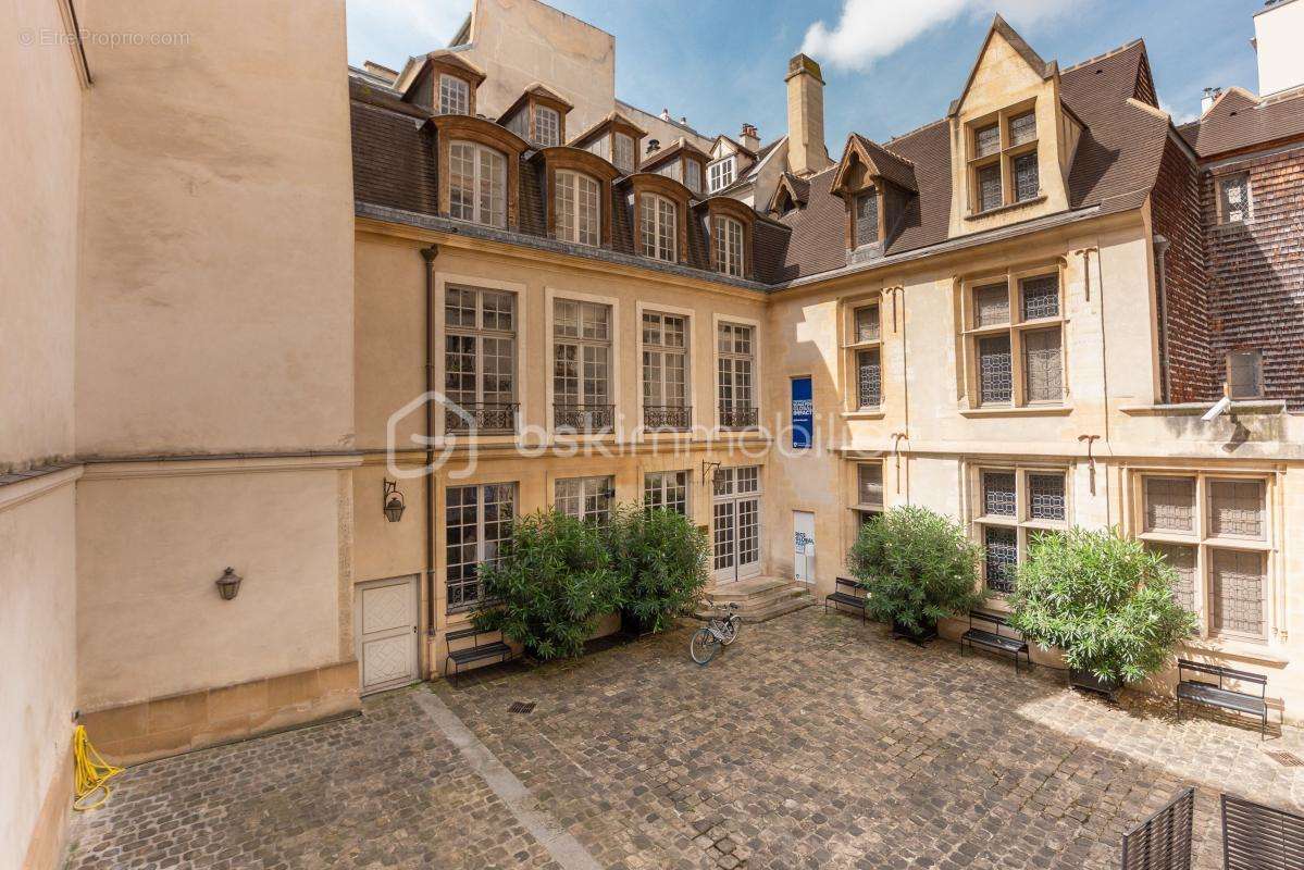 Appartement à PARIS-4E