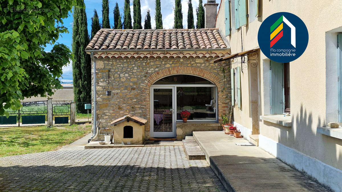 Maison à SAINT-GERVAIS-SUR-ROUBION