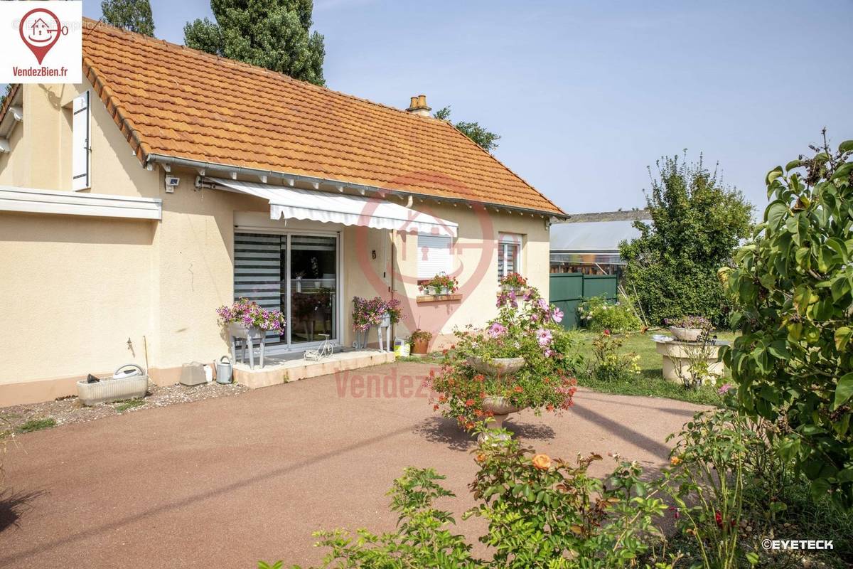 Maison à SAINT-DOULCHARD