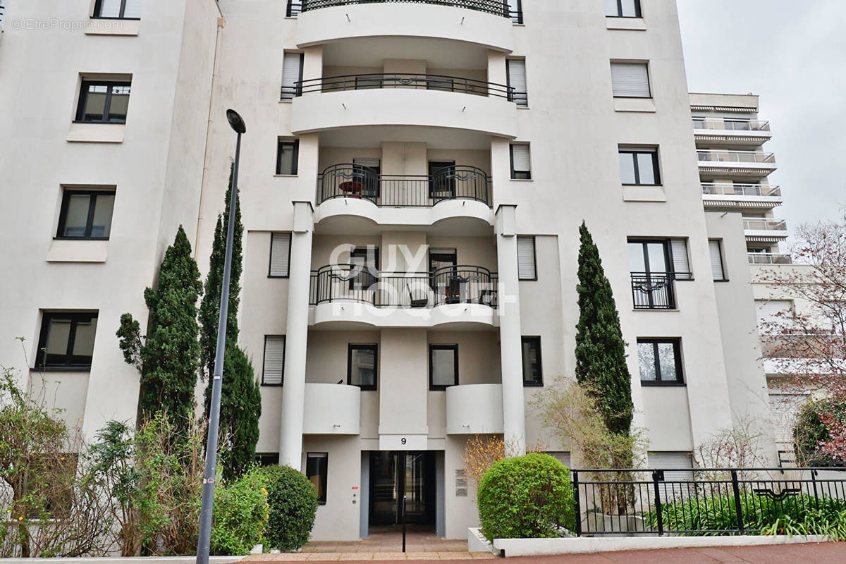 Appartement à ISSY-LES-MOULINEAUX