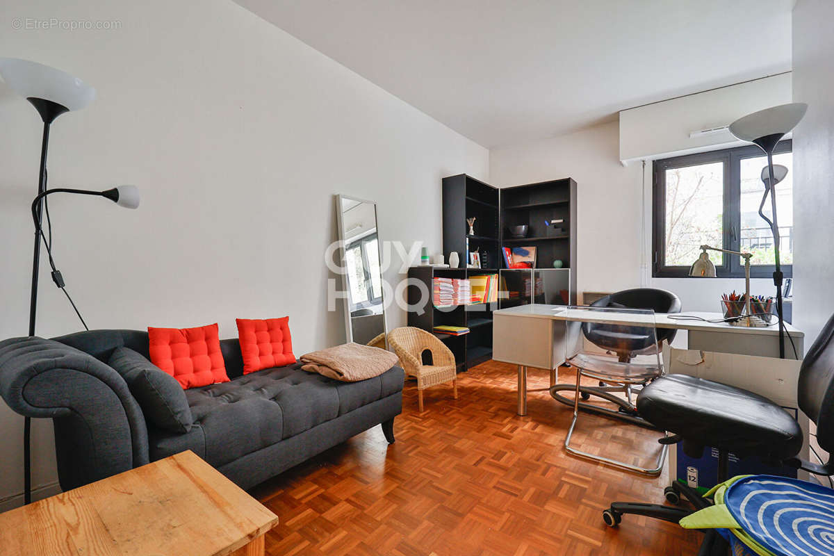 Appartement à ISSY-LES-MOULINEAUX