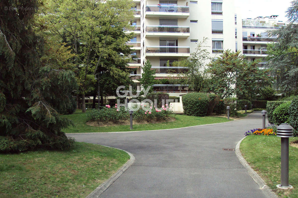 Appartement à ISSY-LES-MOULINEAUX