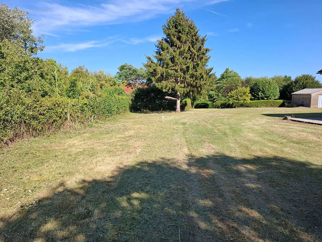 Terrain à BOUTENAC-TOUVENT