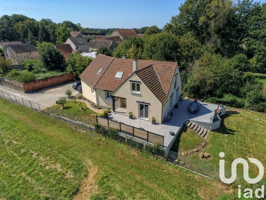 Photo 1 - Maison à LE CHATELET-EN-BRIE