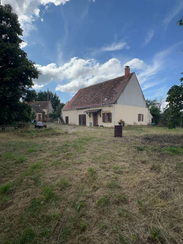 Maison à VERNEUIL-EN-BOURBONNAIS