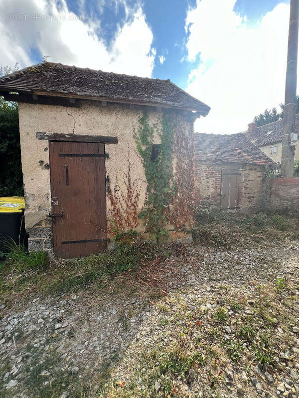 Maison à VERNEUIL-EN-BOURBONNAIS