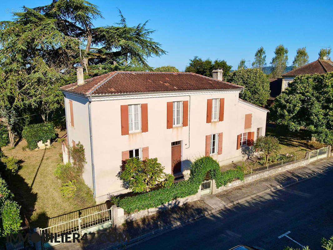 Maison à COLAYRAC-SAINT-CIRQ