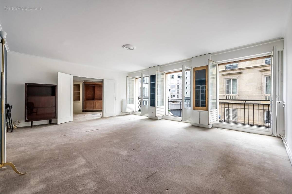 Appartement à PARIS-6E