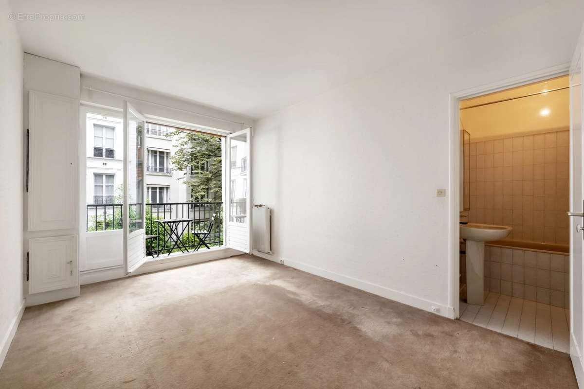 Appartement à PARIS-6E